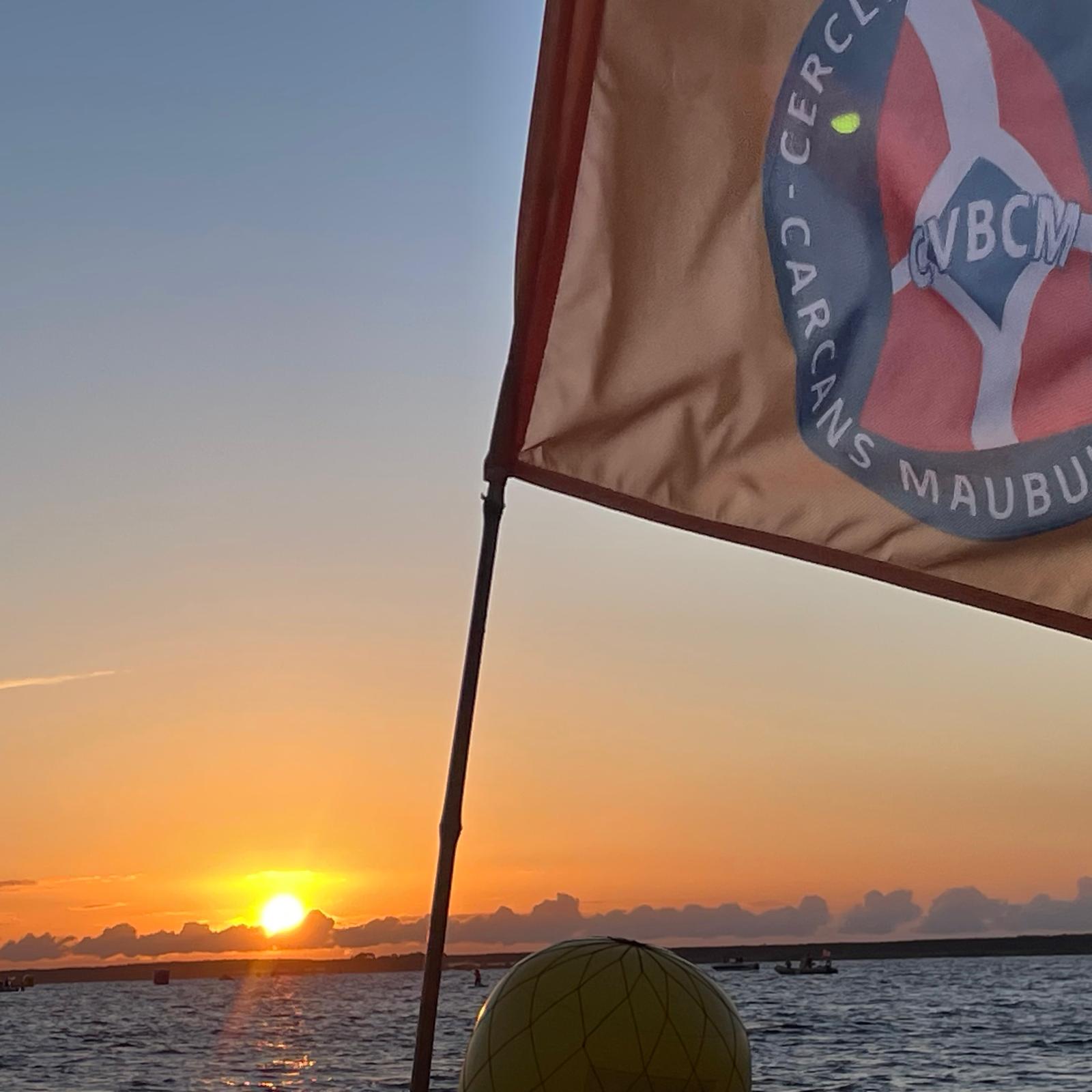 CVBCM - Drapeau Logo et coucher de soleil